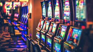 Antarmuka aplikasi lingtogel777 menampilkan slot games dan opsi pembayaran