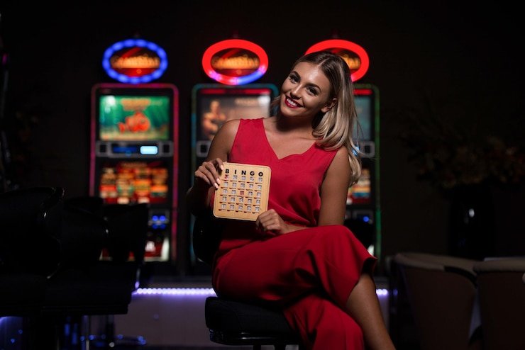 Antarmuka permainan Qiu Qiu di lingtogel777 menampilkan meja pemain dengan kartu digital